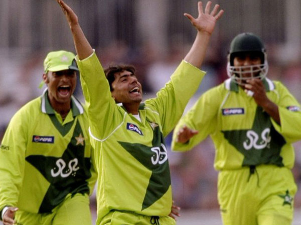 ಕೊಹ್ಲಿಯನ್ನು ಇಡೀ ತಂಡವಾಗಿ ಕಾಣಿ