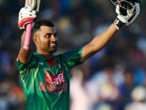 ತ್ರಿಮೂರ್ತಿಗಳ ನೋಡುತ್ತ ಬ್ಯುಸಿಯಾಗಿದ್ದೆ