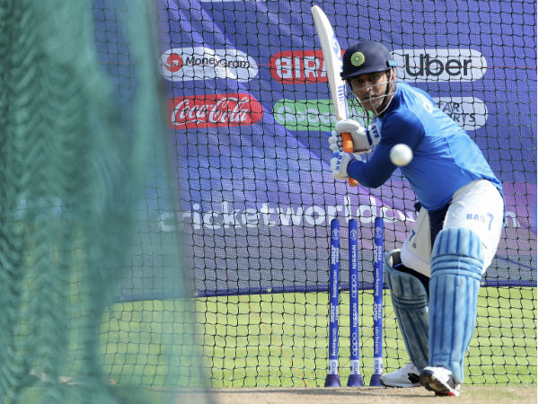 ಧೋನಿ ಬಗ್ಗೆ ಸಾಹ ಮಾತು