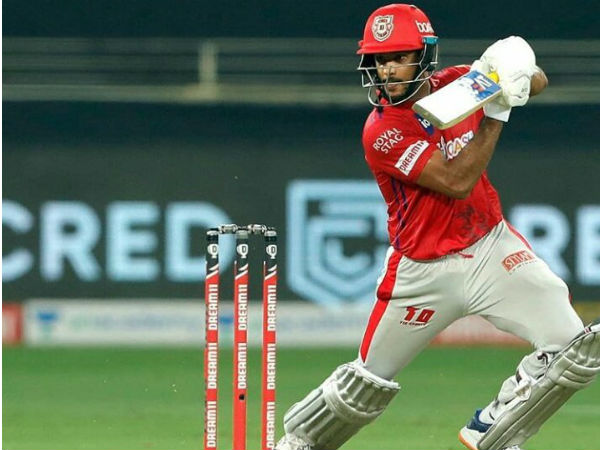 ಮಯಾಂಕ್ ಏಕಾಂಗಿ ಹೋರಾಟ