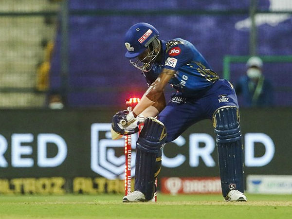 ಹಿಟ್ ವಿಕೆಟ್ ಮೂಲಕ ಹಾರ್ದಿಕ್ ಪಾಂಡ್ಯ ಔಟ್ 