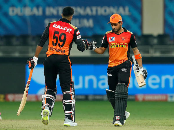 ಪಾಂಡೆ-ಶಂಕರ್ ಶತಕದ ಜೊತೆಯಾಟ