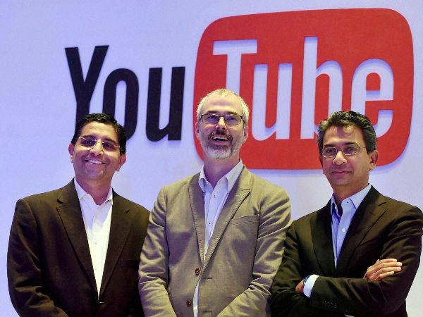 3. ಮೊದಲ ಲೈವ್ ಪ್ರಸಾರ