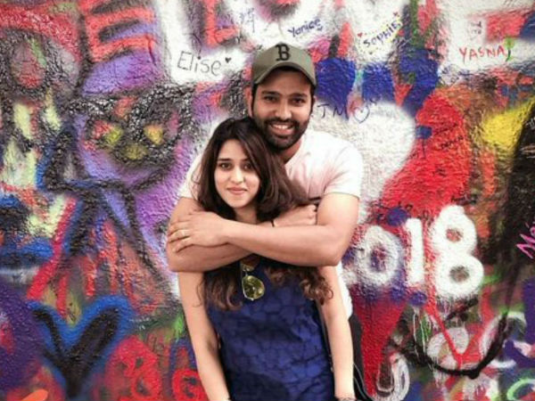 ತಲೆ ಅಲ್ಲಾಡಿಸಿದ ರೋಹಿತ್ ತಲೆ ಅಲ್ಲಾಡಿಸಿದ ರೋಹಿತ್