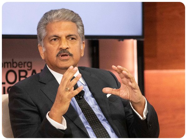 ಸ್ವಂತ ಖರ್ಚಿನಲ್ಲಿ ದುಬಾರಿ ಗಿಫ್ಟ್‌