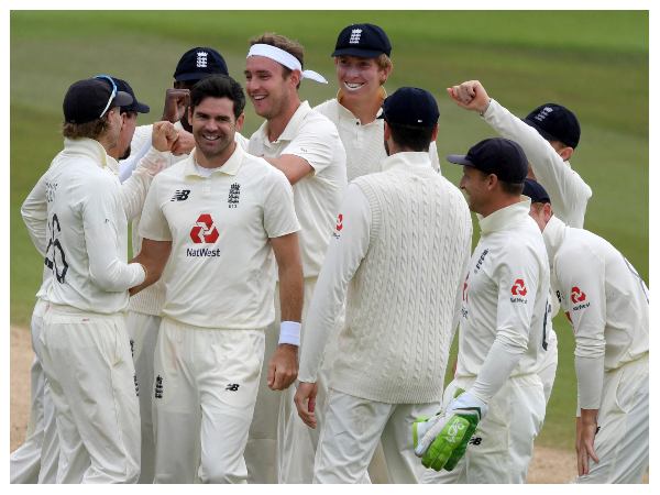 ಇಂಗ್ಲೆಂಡ್ ಆಟಗಾರರು ಬೆಂಬಲಿಸಿದ್ದರು