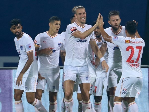 ಬೆಂಗಳೂರಿಗೆ ಮುನ್ನಡೆ