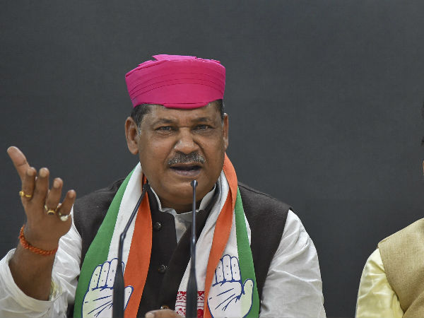 ವಿಶ್ವಕಪ್ ತಂಡದಲ್ಲಿದ್ದ ಅಝಾದ್ ವಿಶ್ವಕಪ್ ತಂಡದಲ್ಲಿದ್ದ ಅಝಾದ್