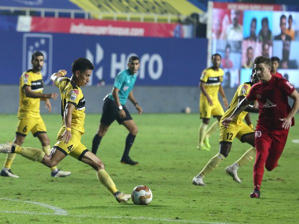 ಪೈಪೋಟಿಯ ಪ್ರಥಮಾರ್ಧ