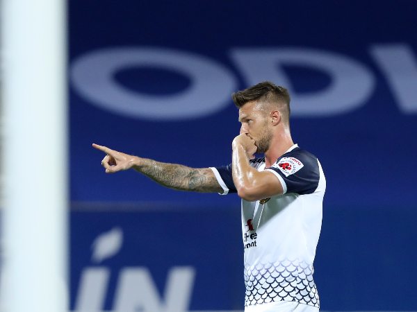 ಮುನ್ನಡೆದ ಈಸ್ಟ್ ಬೆಂಗಾಲ್