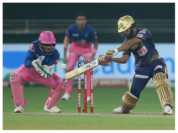 ಮೊದಲಾರ್ಧದಲ್ಲಿ ಖಾಲಿ ಕ್ರೀಡಾಂಗಣದಲ್ಲಿ ಪಂದ್ಯ