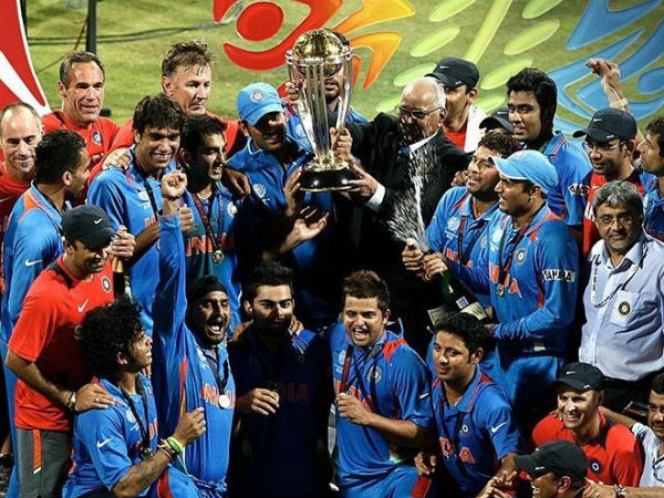 ಧೋನಿ ಪಂದ್ಯಶ್ರೇಷ್ಠ, ಯುವಿ ಸರಣಿ ಶ್ರೇಷ್ಠ ಧೋನಿ ಪಂದ್ಯಶ್ರೇಷ್ಠ, ಯುವಿ ಸರಣಿ ಶ್ರೇಷ್ಠ