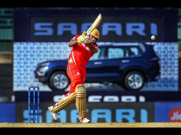 8. ಅತಿ ಉದ್ದದ ಸಿಕ್ಸ್ 