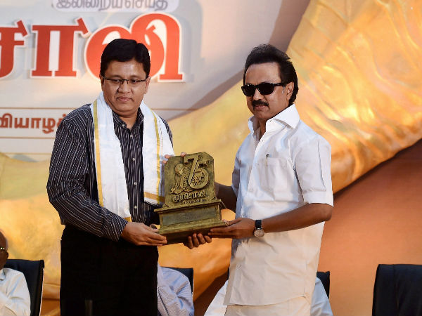 ಯಾರೀ ಕಾವ್ಯ ಮಾರನ್? 