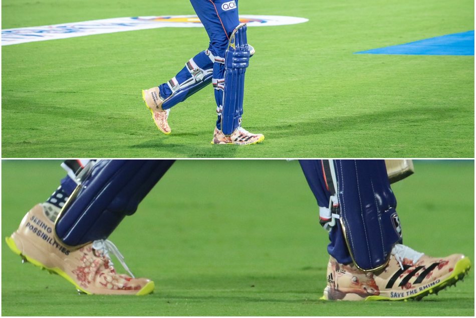 RCB vs MI: What did Rohit Sharma write on his shoe during the first IPL 2021 match? RCB vs MI: What did Rohit Sharma write on his shoe during the first IPL 2021 match?