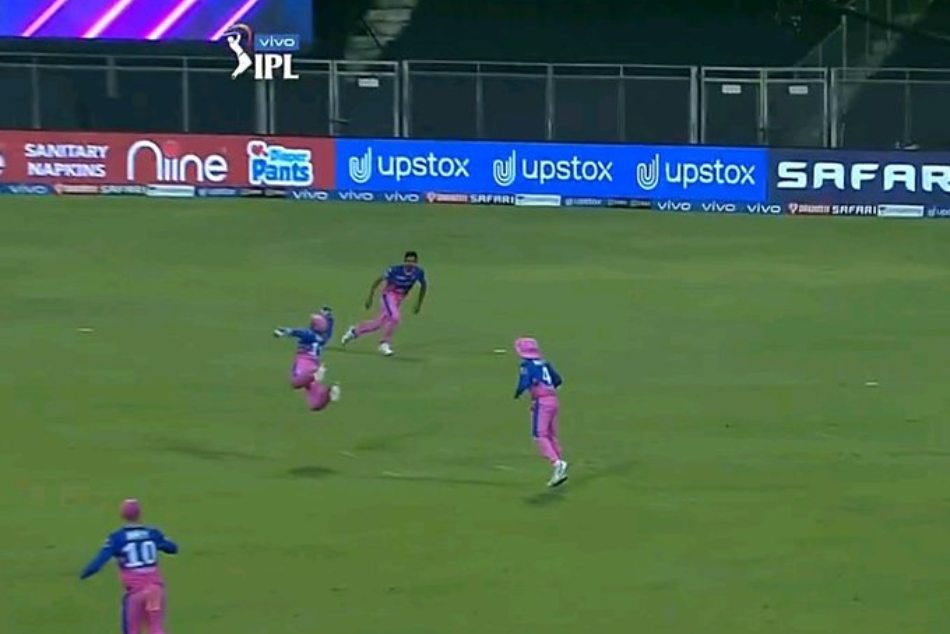 IPL 2021: Shikhar Dhawan dismissed for 9 as Sanju Samson takes outrageous single handed catch IPL 2021: Shikhar Dhawan dismissed for 9 as Sanju Samson takes outrageous single handed catch