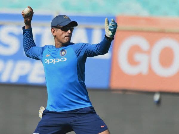 2. ಇದೆಲ್ಲಾ ಬೇಡ ಸುಮ್ಮನೆ ಬೌಲಿಂಗ್ ಮಾಡು ಎಂದಿದ್ದ ಧೋನಿ