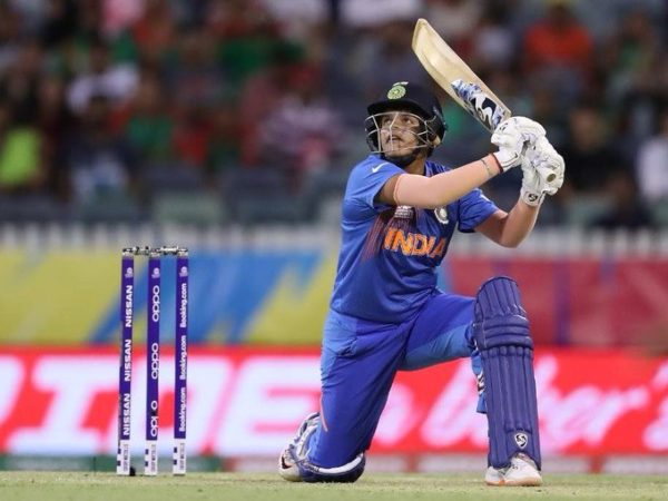 ಶೆಫಾಲಿ ಮತ್ತು ಶಿಖಾಗೆ ಮಣೆ