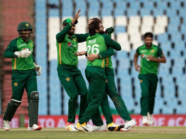 ಪಾಕಿಸ್ತಾನ ತಂಡ ತನ್ನ ಸಮಸ್ಯೆಯನ್ನು ಬಗೆಹರಿಸಿಕೊಳ್ಳಬೇಕು 