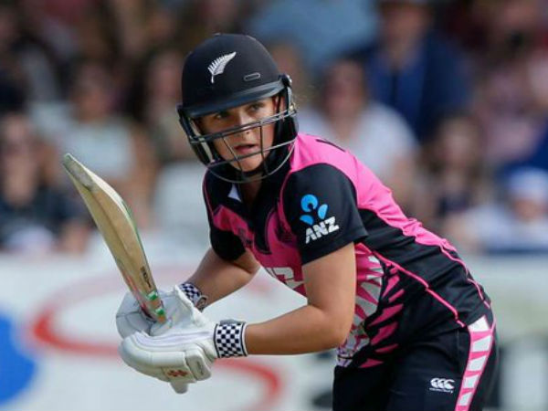 ದ್ವಿಶತಕ ಸಿಡಿಸಿದ ಅತಿ ಕಿರಿಯ ಕ್ರಿಕೆಟರ್ ಕೂಡ ಮಹಿಳೆ