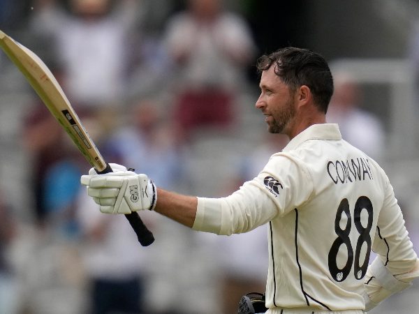 ಚೊಚ್ಚಲ ಟೆಸ್ಟ್ನಲ್ಲಿ ದಾಖಲೆ ಚೊಚ್ಚಲ ಟೆಸ್ಟ್ನಲ್ಲಿ ದಾಖಲೆ