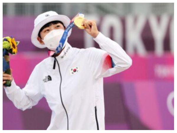 ಹೇರ್‌ಸ್ಟ್ರೈಲ್‌ನಿಂದ ಟೀಕೆಗೆ ಗುರಿಯಾದ ಆನ್ ಸಾನ್ 