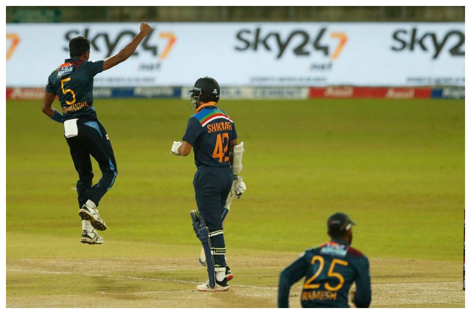 India vs Sri Lanka: Twitteratis disappointment on Shikhar Dhawan and Sanju Samson India vs Sri Lanka: Twitteratis disappointment on Shikhar Dhawan and Sanju Samson