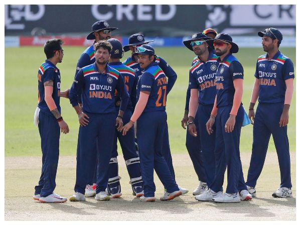 ಬಲಿಷ್ಠ ಕ್ರಿಕೆಟ್ ಆಡುತ್ತಿದೆ ಭಾರತ