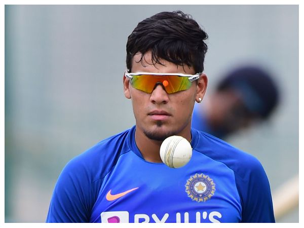 ಚೊಚ್ಚಲ ಪಂದ್ಯದಲ್ಲಿ ರಾಹುಲ್ ಚಾಹರ್ ವಿಶೇಷ ಸಾಧನೆ