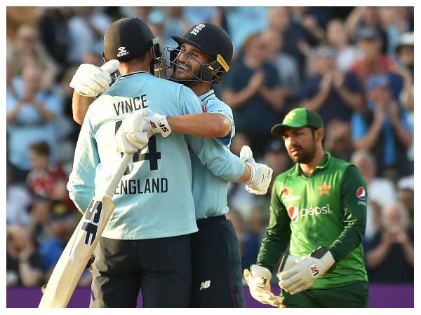 ಮೊದಲ ಪಂದ್ಯದ ಸೋಲಿನಿಂದ ಆಘಾತ