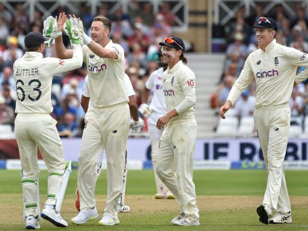 ಟ್ರೆಂಟ್ ಬ್ರಿಡ್ಜ್ ಕ್ರೀಡಾಂಗಣದಲ್ಲಿ ಮೋಡ ಕವಿದ ವಾತಾವರಣ 