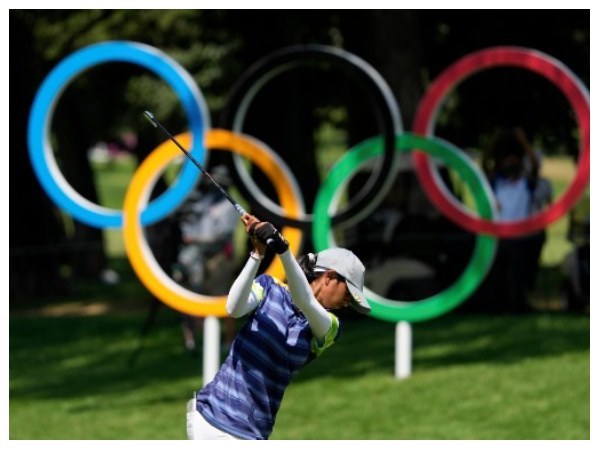 ಗಾಲ್ಫ್ ಮಹಿಳೆಯ R4 ವೈಯಕ್ತಿಕ