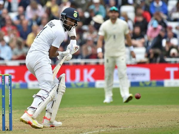 ಬೆಳ್ಳಂಬೆಳಿಗ್ಗೆಯೇ ಮೋಡ ಕವಿದ ವಾತಾವರಣ 