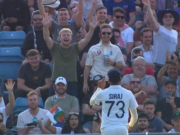 ಸ್ಕೋರ್ ಕೇಳಿದವರಿಗೆ ಸನ್ನೆಯ ಮೂಲಕ ಉತ್ತರ ಕೊಟ್ಟು ಬಾಯಿ ಮುಚ್ಚಿಸಿದ ಸಿರಾಜ್