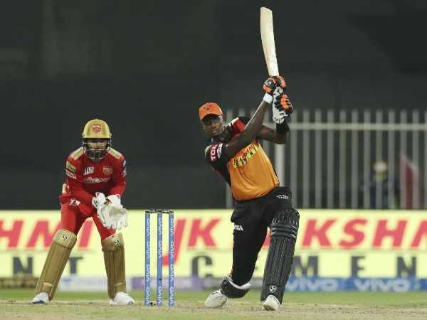 ಜೇಸನ್ ಹೋಲ್ಡರ್‌ಗೆ ಪಂದ್ಯಶ್ರೇಷ್ಠ ಪ್ರಶಸ್ತಿ