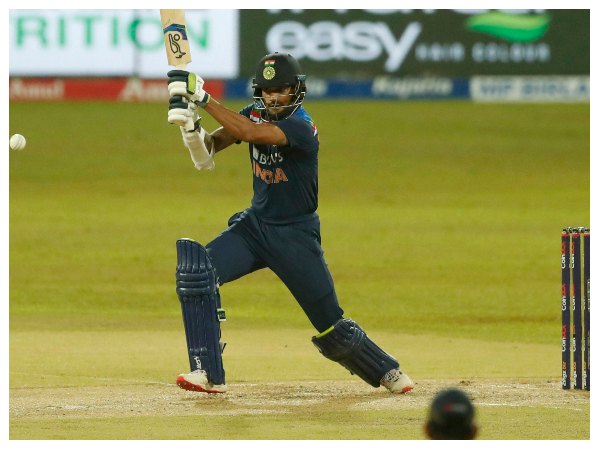 ಆರಂಭಿಕ ಆಟಗಾರ ಶಿಖರ್ ಧವನ್‌ಗೆ ಇಲ್ಲ ಸ್ಥಾನ