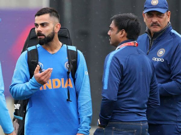 ಏಕದಿನ ಮತ್ತು ಟಿ ಟ್ವೆಂಟಿ ಎರಡೂ ತಂಡಗಳ ನಾಯಕತ್ವ ಬಿಡುವಂತೆ ಕೊಹ್ಲಿಗೆ ಸಲಹೆ ನೀಡಿದ್ರು ರವಿಶಾಸ್ತ್ರಿ