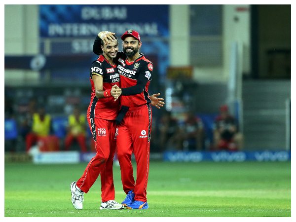 ಐಪಿಎಲ್ ಇತಿಹಾಸದಲ್ಲಿಯೇ ಪ್ರಥಮ ಬಾರಿಗೆ ಆರ್ಸಿಬಿ ಆಟಗಾರನಿಗೆ ಪರ್ಪಲ್ ಕ್ಯಾಪ್ ಐಪಿಎಲ್ ಇತಿಹಾಸದಲ್ಲಿಯೇ ಪ್ರಥಮ ಬಾರಿಗೆ ಆರ್ಸಿಬಿ ಆಟಗಾರನಿಗೆ ಪರ್ಪಲ್ ಕ್ಯಾಪ್