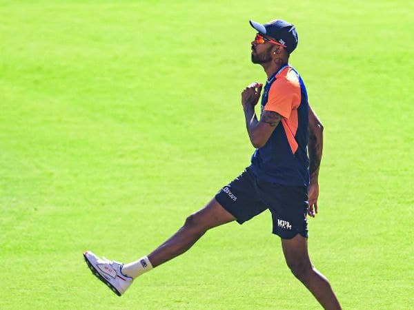 ಪಾಕ್ ವಿರುದ್ಧದ ಪಂದ್ಯದ ವೇಳೆ ಮತ್ತೆ ಗಾಯಕ್ಕೊಳಗಾದ ಹಾರ್ದಿಕ್ ಪಾಂಡ್ಯ