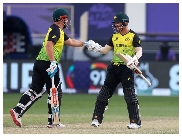 ಎರಡು ತಂಡಗಳ ಸಂಪೂರ್ಣ ಬಳಗ