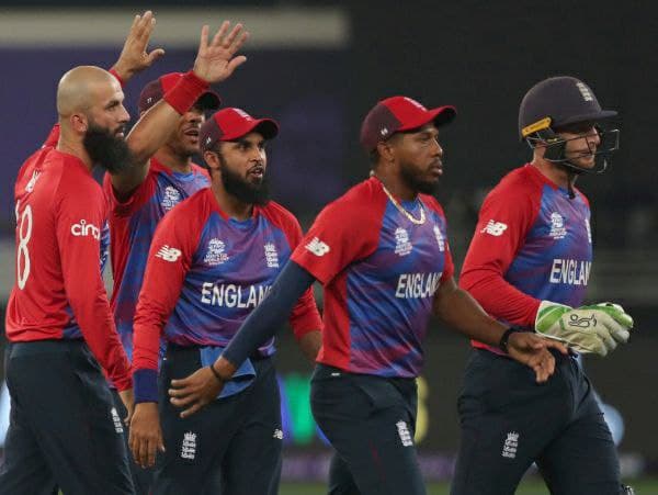 ಇಂಗ್ಲೆಂಡ್ ಆಡುವ ಬಳಗ