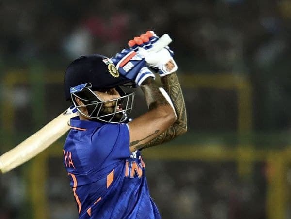 ಆಪತ್ಬಾಂಧವನಾದ ಸೂರ್ಯಕುಮಾರ್ ಯಾದವ್