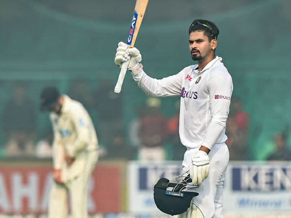 ಚೊಚ್ಚಲ ಟೆಸ್ಟ್ ಪಂದ್ಯದಲ್ಲಿಯೇ ದಾಖಲೆ ಬರೆದ ಶ್ರೇಯಸ್ ಅಯ್ಯರ್ 