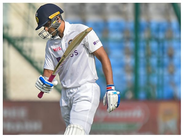 ಶುಭ್ಮನ್ ಗಿಲ್ ಅರ್ಧಶತಕದ ಕೊಡುಗೆ, ಖೆಡ್ಡಾ ತೋಡಿದ ಕೈಲ್ ಜೇಮಿಸನ್