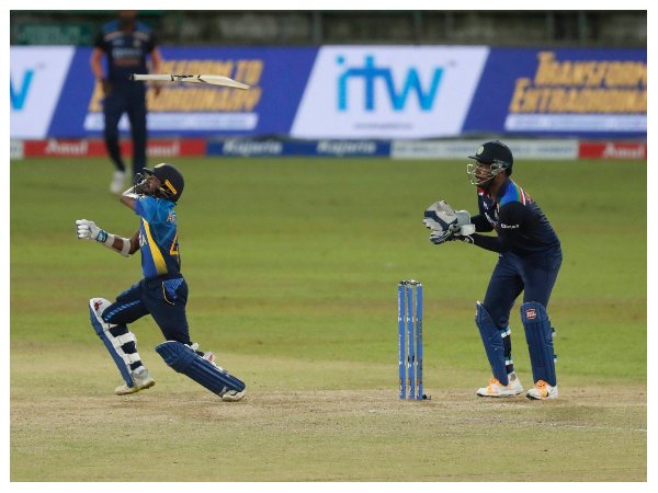 ಭಾರತಕ್ಕೆ ಶ್ರೀಲಂಕಾ ಪ್ರವಾಸ (ಫೆಬ್ರವರಿ-ಮಾರ್ಚ್) ಭಾರತಕ್ಕೆ ಶ್ರೀಲಂಕಾ ಪ್ರವಾಸ (ಫೆಬ್ರವರಿ-ಮಾರ್ಚ್)