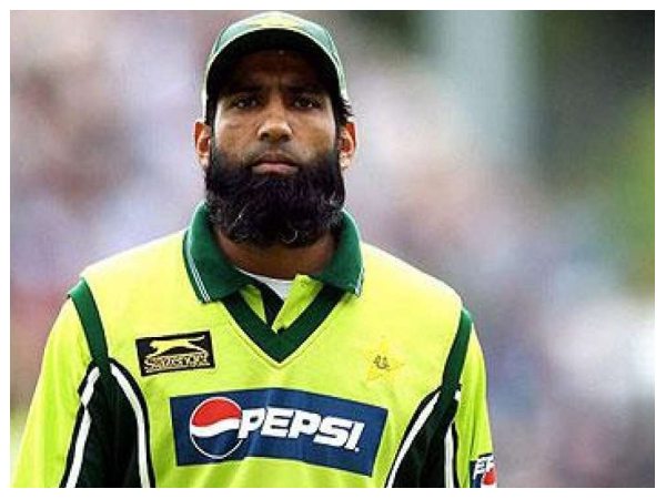 ಒಂದು ವರ್ಷದಲ್ಲಿ ಅತಿ ಹೆಚ್ಚು ರನ್‌ಗಳಿಸಿದ ಆಟಗಾರರು