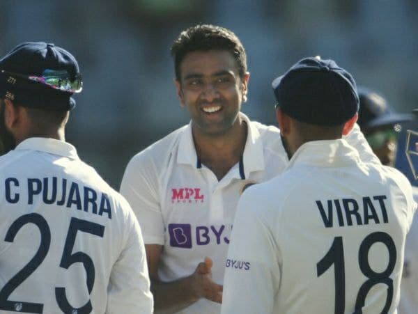 ಮಯಾಂಕ್ ಅಗರ್ವಾಲ್ ಪಂದ್ಯಶ್ರೇಷ್ಠ, ರವಿಚಂದ್ರನ್ ಅಶ್ವಿನ್ ಸರಣಿಶ್ರೇಷ್ಠ