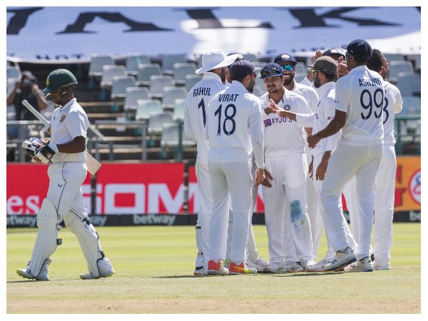 ವಾನ್‌ಡರ್ ಡುಸ್ಸೆನ, ಬವುವಾ ಜೊತೆ ಪೀಟರ್ಸನ್ ಉತ್ತಮ ಜೊತೆಯಾಟ 