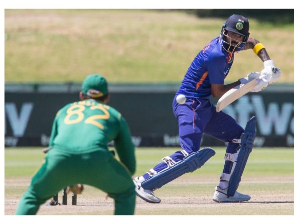 ಉತ್ತಮ ಆರಂಭ ಪಡೆದರೂ ಜೊತೆಯಾಟದಲ್ಲಿ ಎಡವಿದ ಭಾರತ