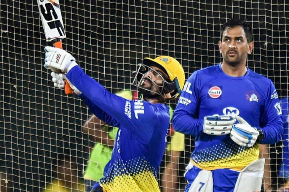 ಧೋನಿ ಸೇರಿ ನಾಲ್ವರು ಆಟಗಾರರು ರೀಟೈನ್